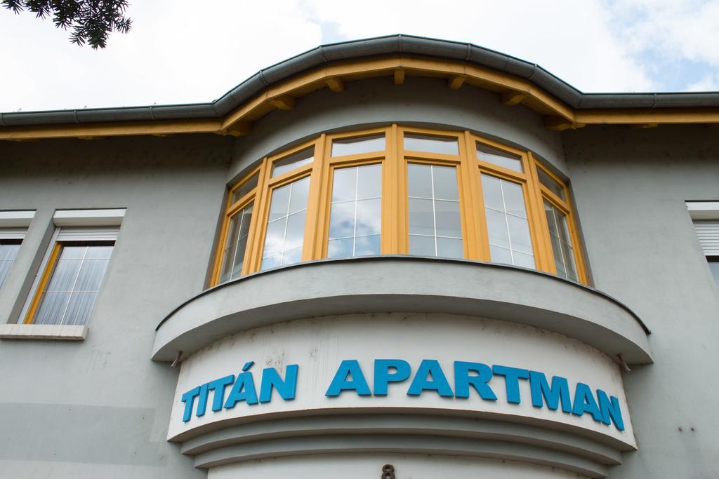 Titan Apartman Gyula Luaran gambar