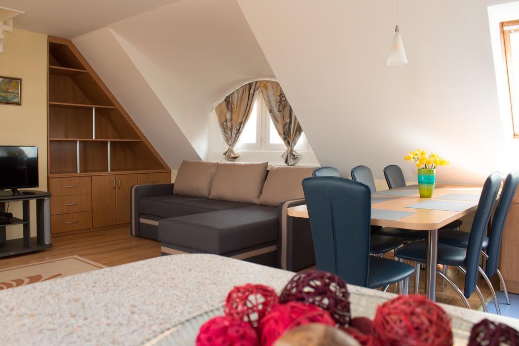 Titan Apartman Gyula Luaran gambar