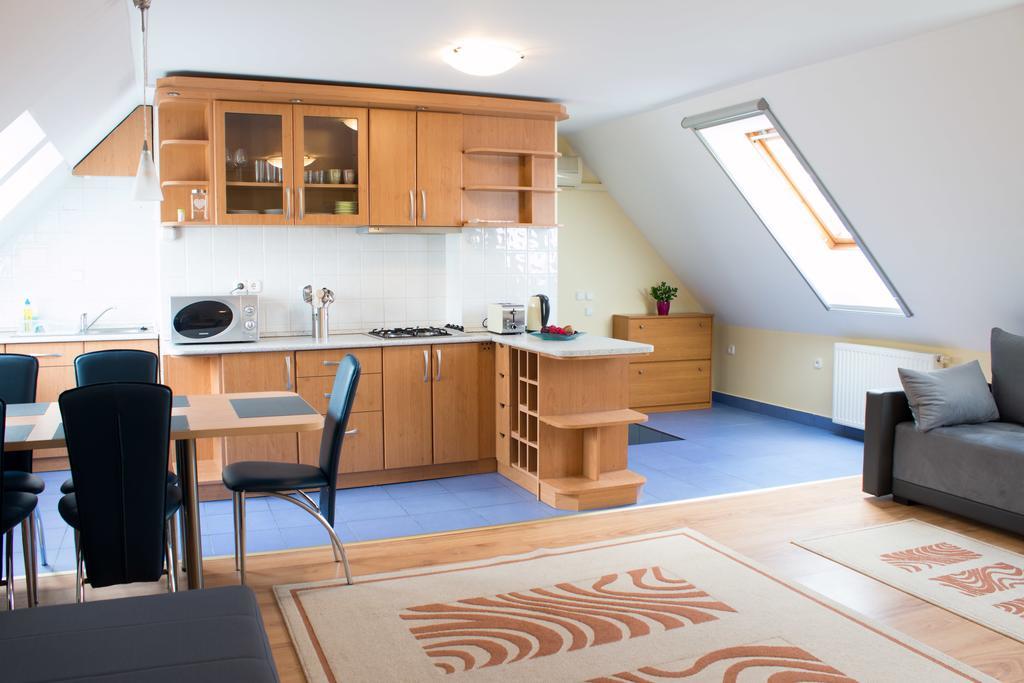 Titan Apartman Gyula Luaran gambar